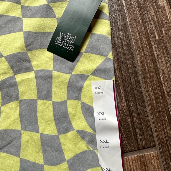 𝕐𝕖𝕝𝕝𝕠𝕨 𝕔𝕙𝕖𝕔𝕜𝕖𝕕 𝕓𝕚𝕜𝕖𝕣 𝕤𝕙𝕠𝕣𝕥𝕤!❁ - Picture 5 of 6